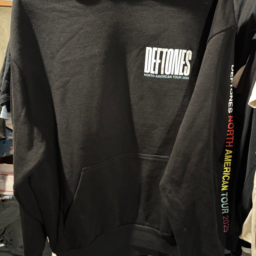 Deftones- 2025 tour hoodie NWOT size medium